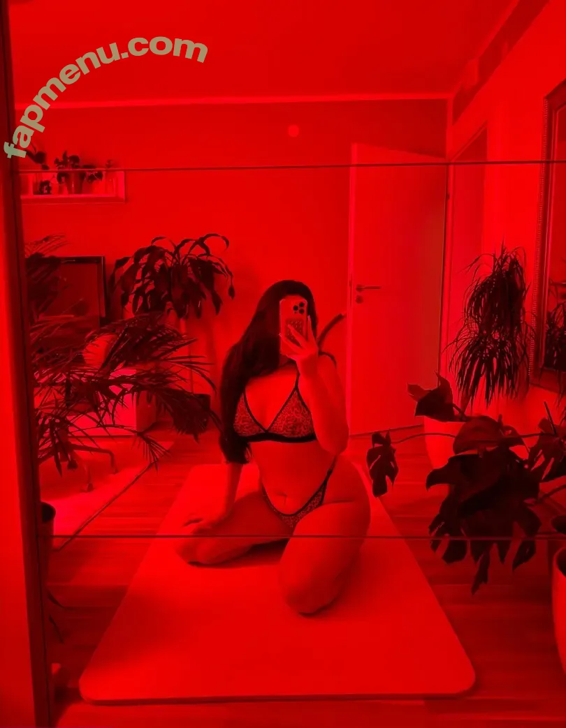 Juicyxlana nude photo #0045 (lana.bvb09)