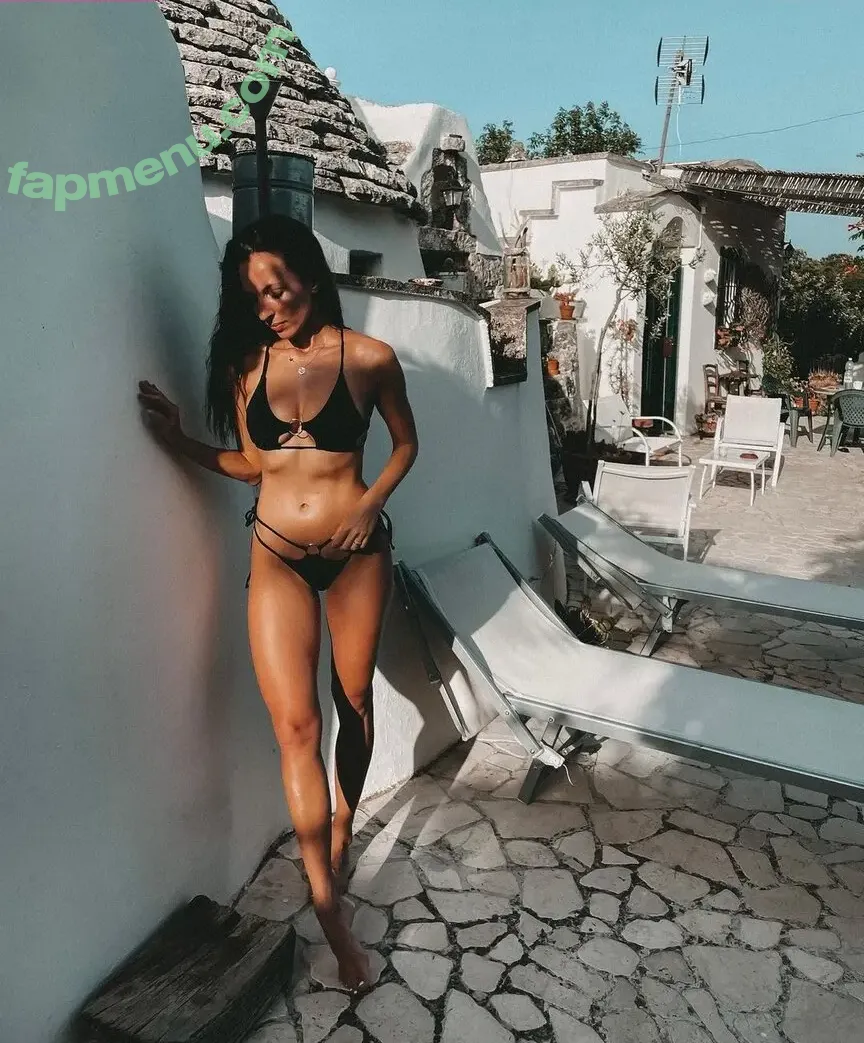 Jule Volkmann nude photo #0003 (julevolkmann)