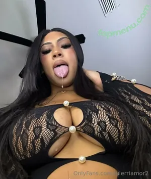 julerriamor2 / alleyhill22 nude photo #0002