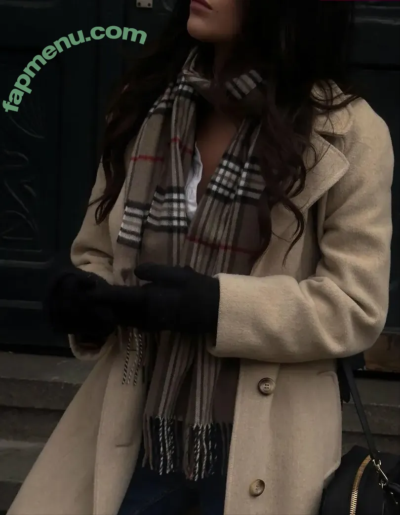 Jules LeBlanc/Annie LeBlanc nude photo #0011 (Jules LeBlanc / julesleblanc)