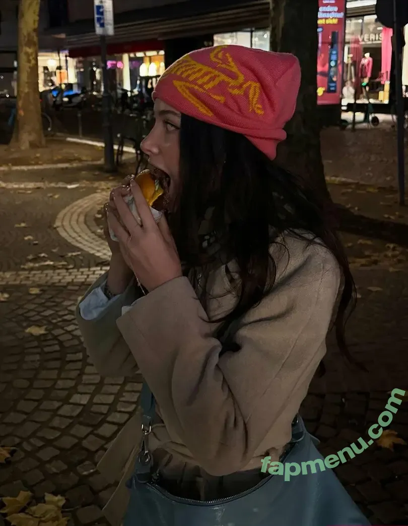 Jules LeBlanc/Annie LeBlanc nude photo #0014 (Jules LeBlanc / julesleblanc)