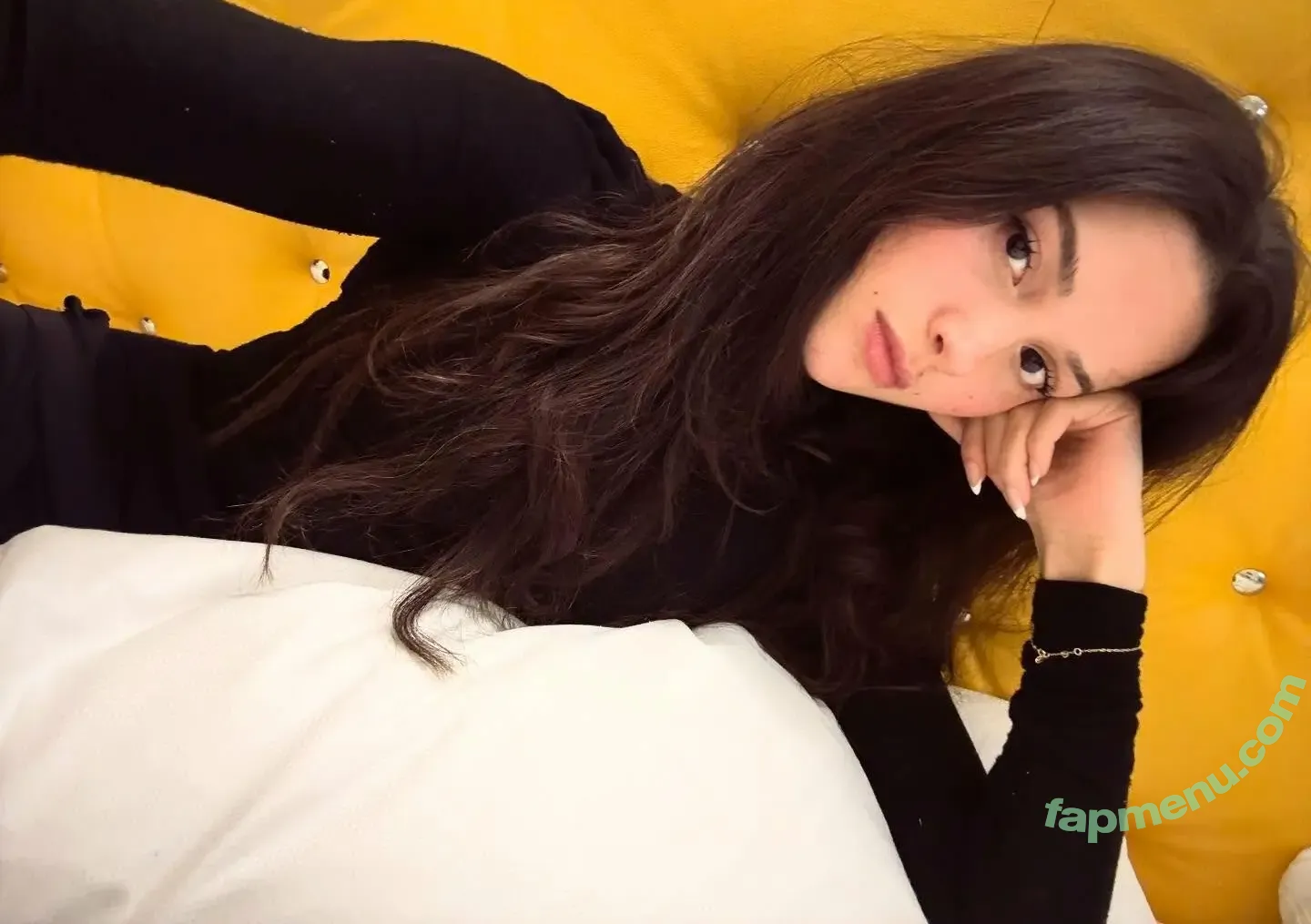 Jules LeBlanc/Annie LeBlanc nude photo #0018 (Jules LeBlanc / julesleblanc)