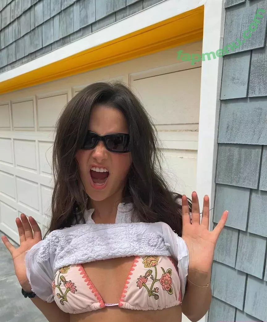 Jules LeBlanc nude photo #0010 (Annie LeBlanc / julesleblanc)