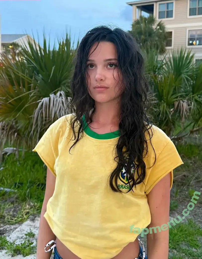 Jules LeBlanc nude photo #0195 (Annie LeBlanc / julesleblanc)