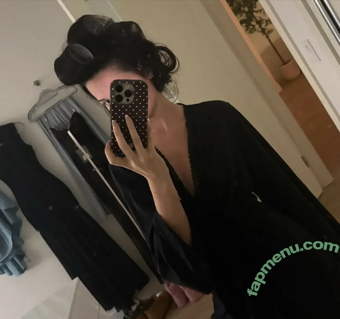 Jules LeBlanc nude photo #0200 (Annie LeBlanc / julesleblanc)