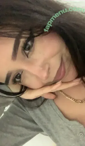 jules92866 / julesari nude photo #0008