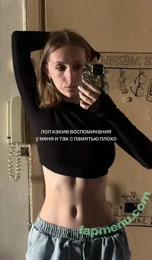 juleskuc / julesari / tamagotchilera nude photo #0005