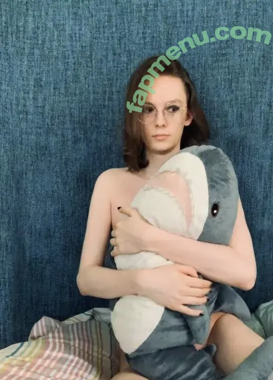 juli_in_space nude photo #0020 (juli_in_space)