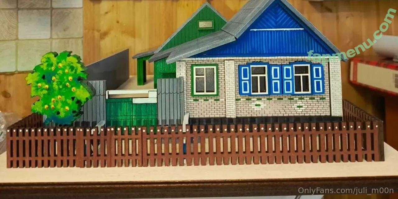 juli_m00n nude photo #0031 (juli_moon_official)