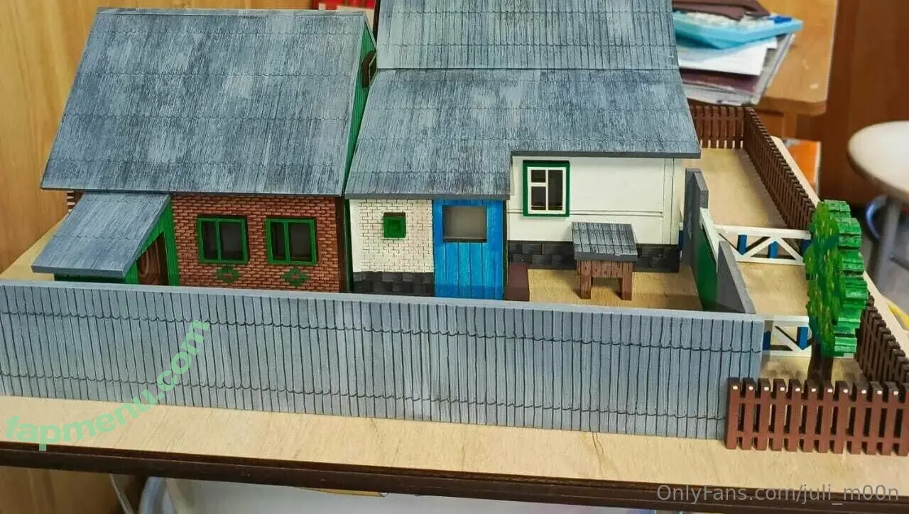 juli_m00n nude photo #0032 (juli_moon_official)