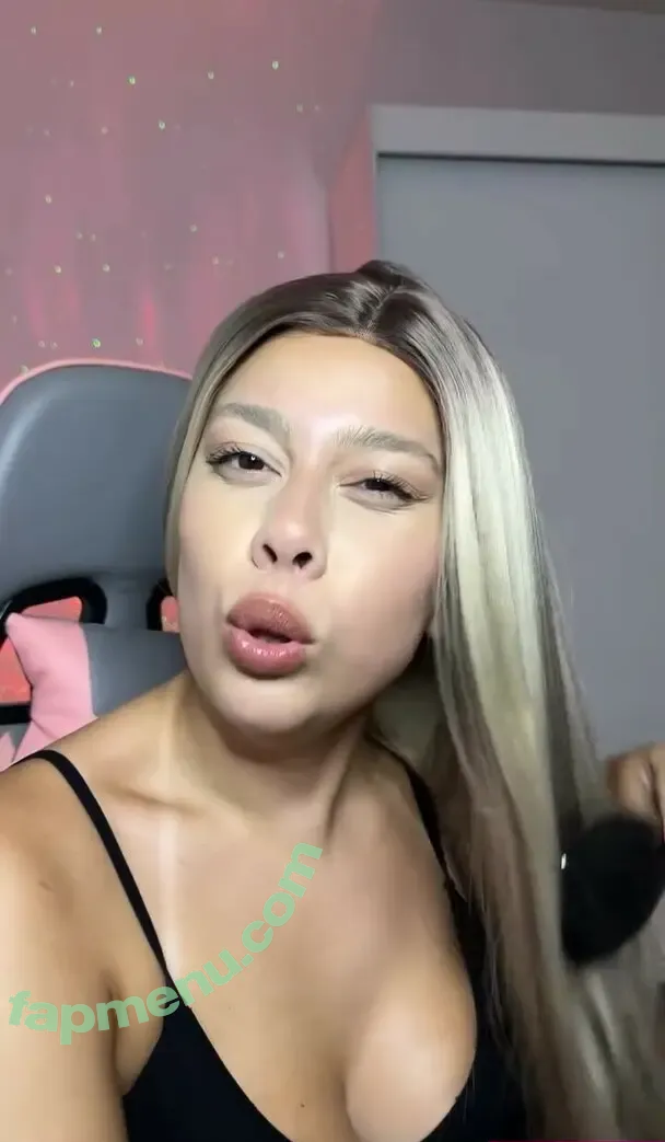 Julia Alvarenga nude photo #0078 (julinhafuracaoo / kjuliak)