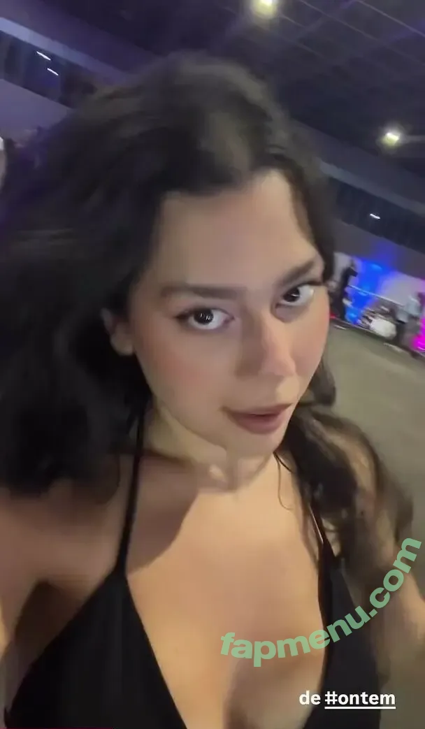 Julia Alvarenga nude photo #0147 (julinhafuracaoo / kjuliak)