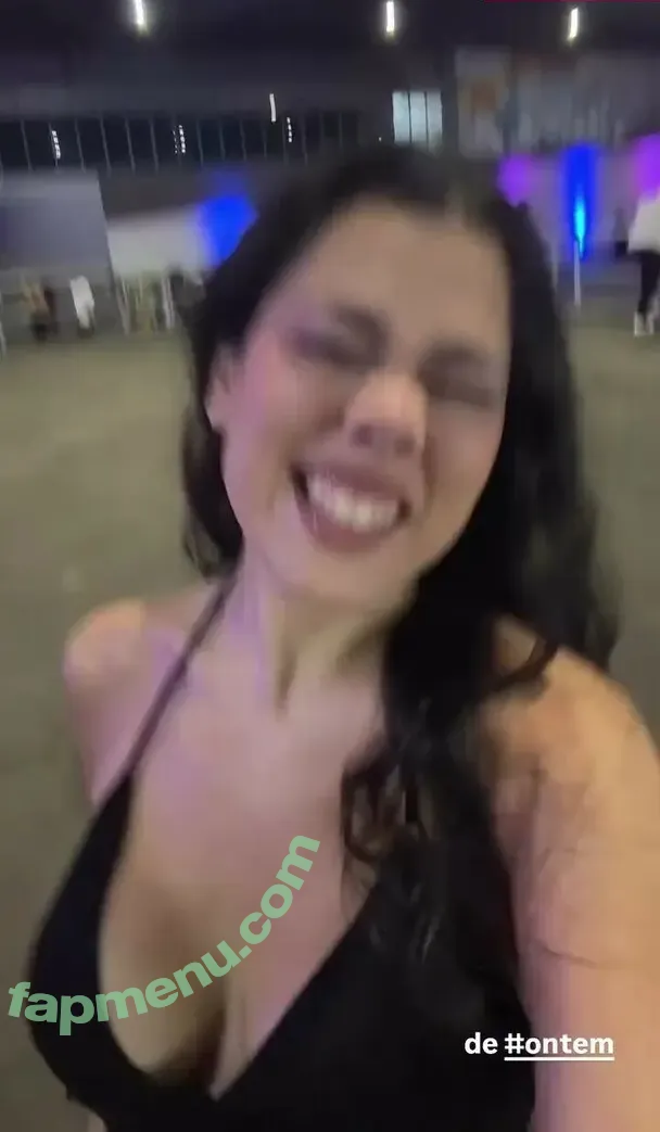 Julia Alvarenga nude photo #0149 (julinhafuracaoo / kjuliak)