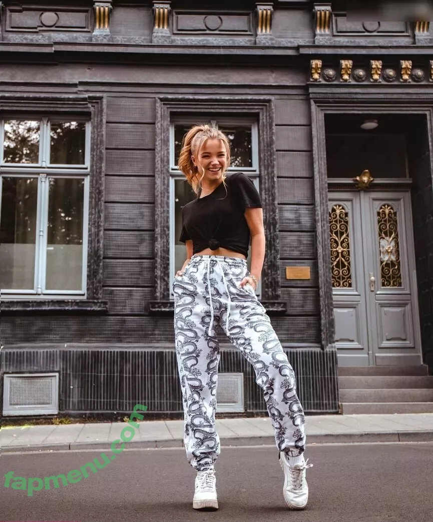 Julia Beautx nude photo #0159 (JuliaBeautx / julia_beautx)