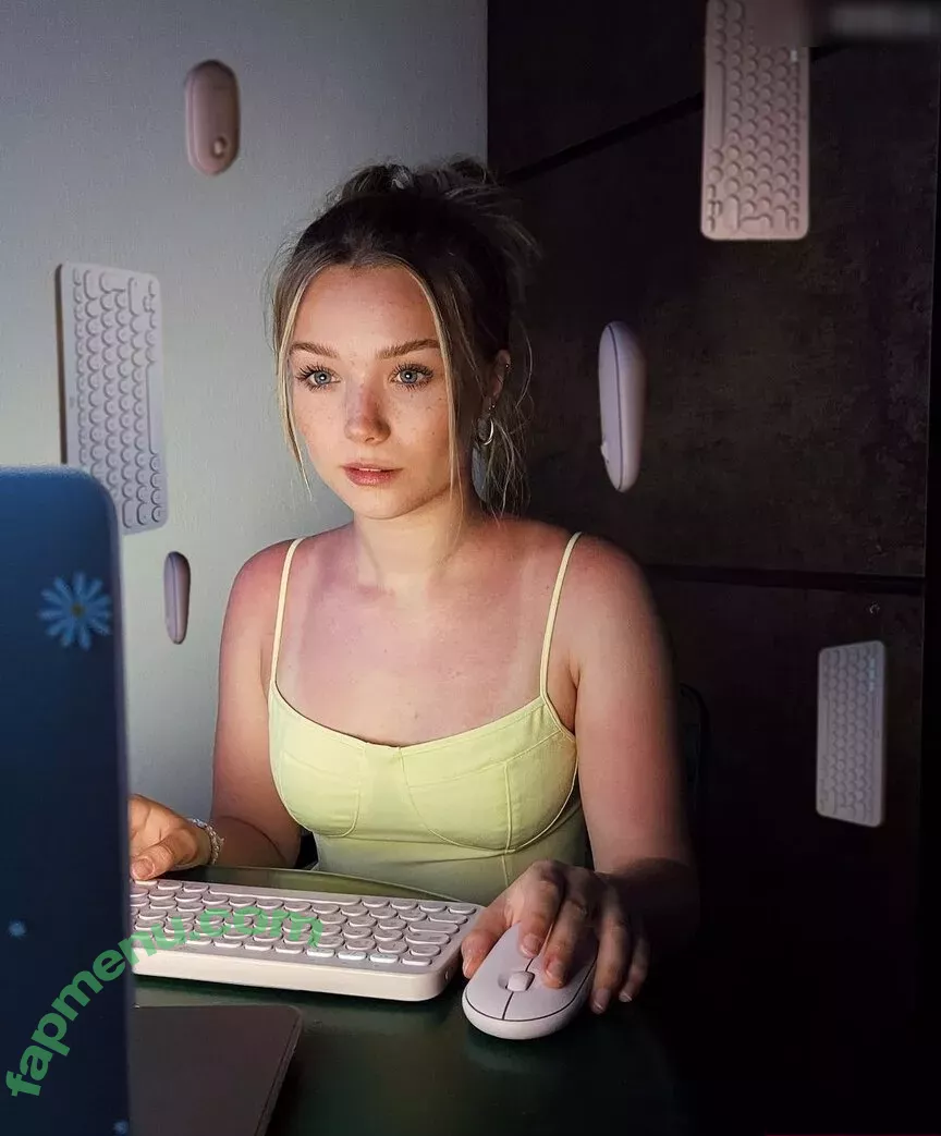 Julia Beautx nude photo #0174 (JuliaBeautx / julia_beautx)