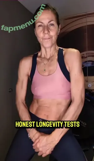 Julia Bradbury / Showing Breasts / therealjuliabradbury nude photo #0086