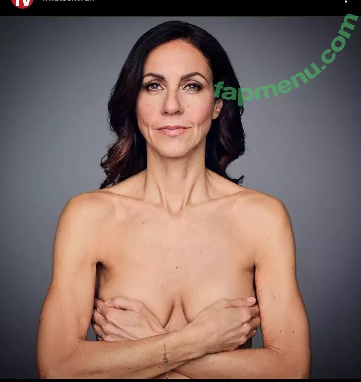 Julia Bradbury nude photo #0001 (Showing Breasts / therealjuliabradbury)