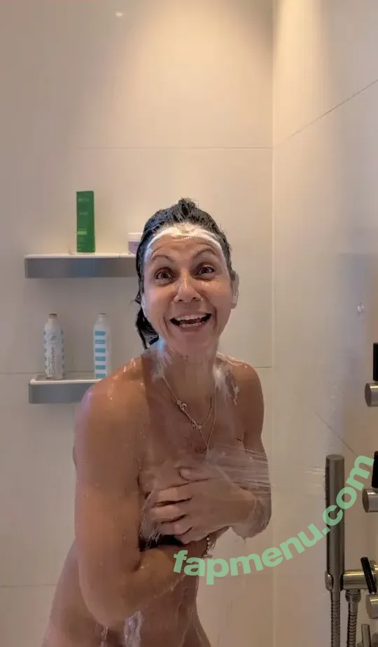 Julia Bradbury nude photo #0077 (Showing Breasts / therealjuliabradbury)