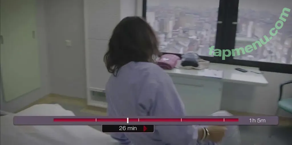 Julia Bradbury nude photo #0078 (Showing Breasts / therealjuliabradbury)