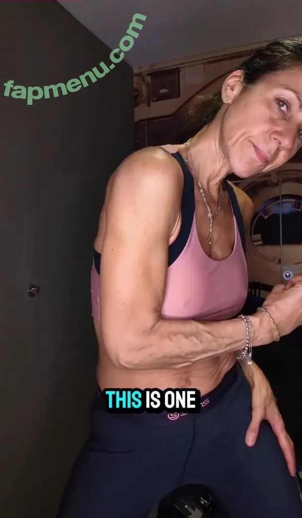 Julia Bradbury nude photo #0079 (Showing Breasts / therealjuliabradbury)