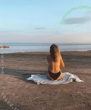 Julia Breuing / julia.breuing nude photo #0012