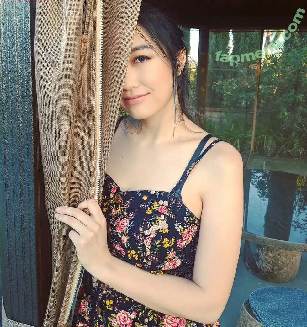 Julia Chow nude photo #0018 (Just Kiddings / xblueapplez)