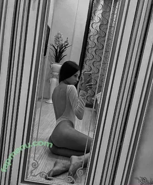 julia_color / julia_color_ / julia_cute nude photo #0007