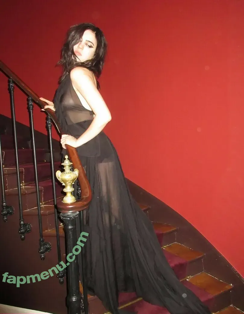 Julia Cumming nude photo #0022 (Bassist / juliacumming)