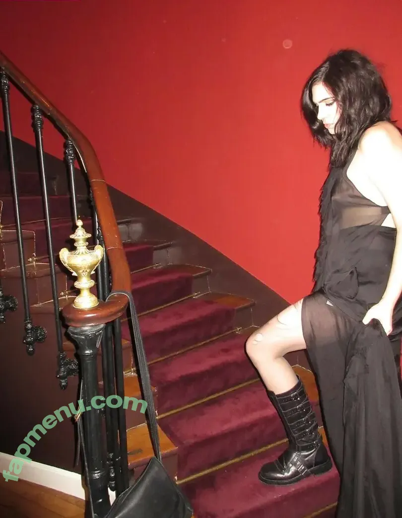 Julia Cumming nude photo #0023 (Bassist / juliacumming)