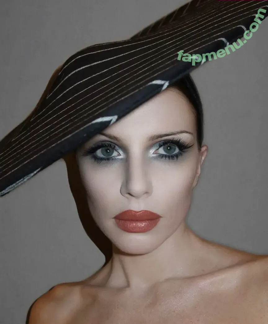 Julia Fox nude photo #0240 (Uncut Gems / juliaFox / juliafoxx)