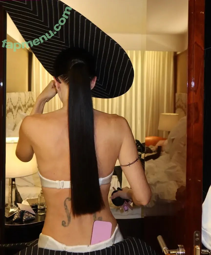 Julia Fox nude photo #0244 (Uncut Gems / juliafox / juliafoxx)