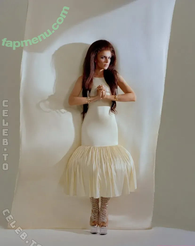 Julia Fox nude photo #0271 (Uncut Gems / juliafox / juliafoxx)