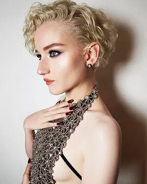 Julia Garner / juliagarnerofficial / ztyg_29 nude photo #0062