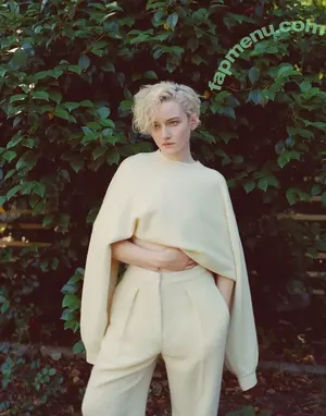 Julia Garner / juliagarnerofficial / ztyg_29 nude photo #0283