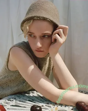 Julia Garner / juliagarnerofficial / ztyg_29 nude photo #0284