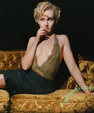 Julia Garner / juliagarnerofficial / ztyg_29 nude photo #0288