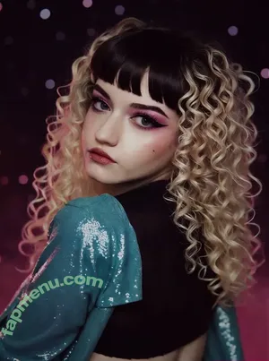 Julia Garner / juliagarner94 / juliagarnerofficial / ztyg_29 nude photo #0318