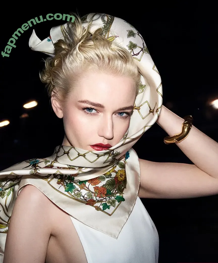 Julia Garner nude photo #0163 (juliagarnerofficial / ztyg_29)