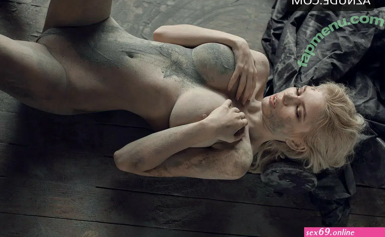 Julia Garner nude photo #0190 (juliagarnerofficial)