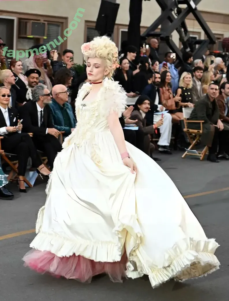 Julia Garner nude photo #0298 (juliagarnerofficial / ztyg_29)