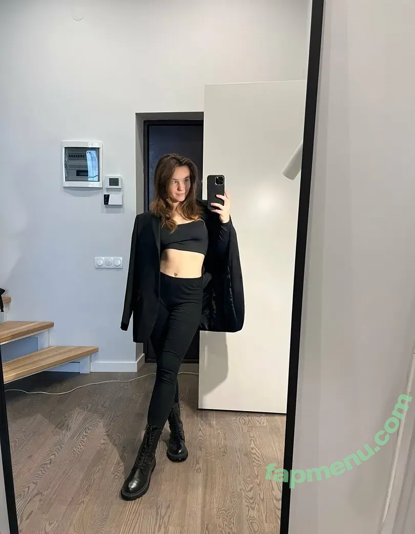 julia_goddes nude photo #0003 (julia_goddes)