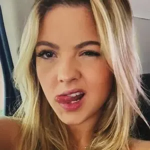 Julia Gomes / julinhagomes nude photo #0019