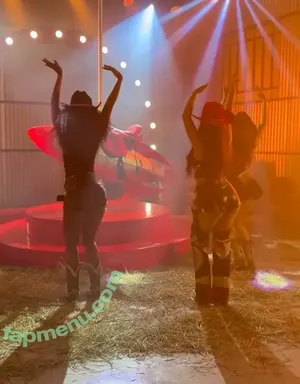 Julia Gomes / julinhagomes nude photo #0022