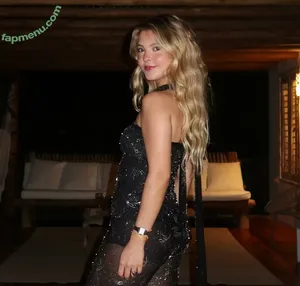 Julia Gomes / julinhagomes nude photo #0032