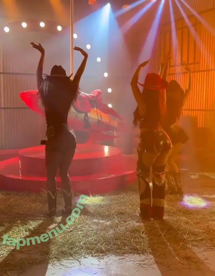 Julia Gomes nude photo #0022 (julinhagomes)