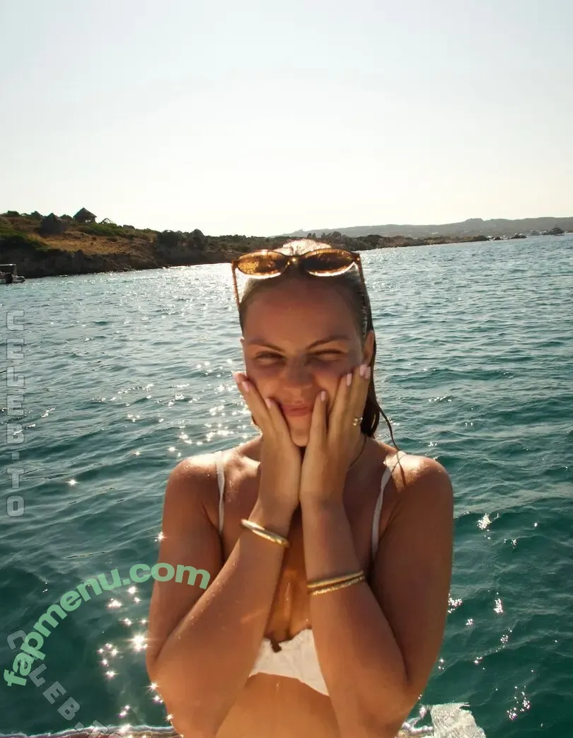 Julia Haller nude photo #0171 (julia.hhlrr / juliaahlr)