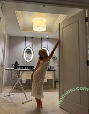 Julia Hatch / julia.hatchh nude photo #0074