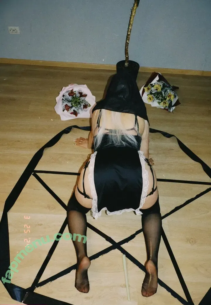 julia_in_disguise nude photo #0016 (juliaindisguise)