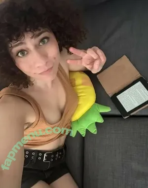 Julia Kaye / curlyfluffnstuff / iamjuliakaye nude photo #0009