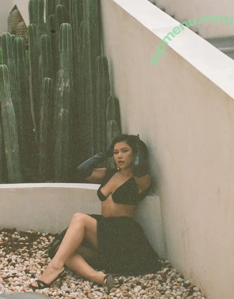 Julia Kelly nude photo #0320 (missjuliakelly)